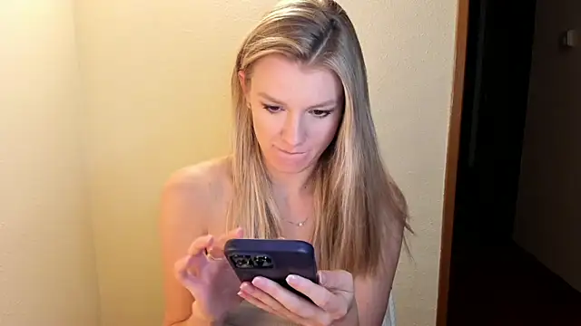 Annloveyou online show from December 2024 11:13:02 PM