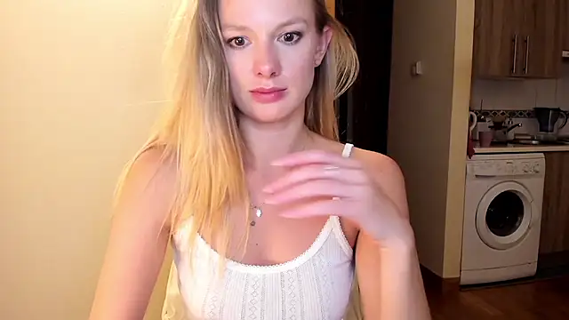 Annloveyou online show from November 2025 09:29:02 PM