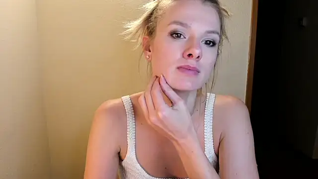 Annloveyou online show from January 2025 10:24:01 PM