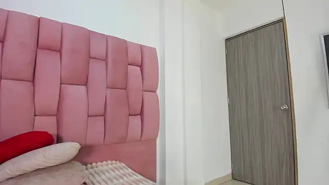 Lia sarahi online show from December 2025 12:19:02 PM