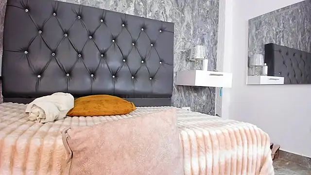 Lia sarahi online show from February 2026 12:25:02 PM