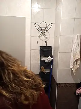 DienkaGreen online show from November 2025 12:20:01 PM