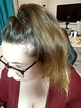 DienkaGreen online show from November 2025 05:11:02 AM