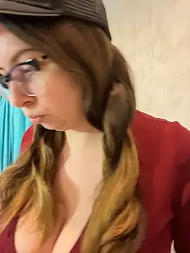 DienkaGreen online show from February 2026 09:47:01 AM