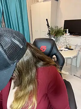 DienkaGreen online show from January 2026 05:38:02 PM