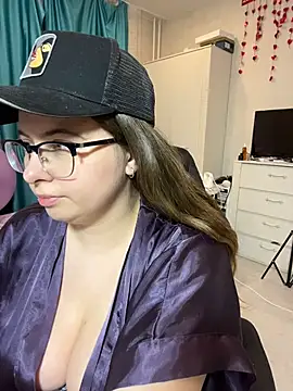DienkaGreen online show from May 2026 08:54:02 PM