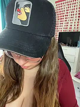 DienkaGreen online show from April 2026 02:31:01 PM