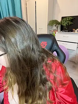 DienkaGreen online show from December 2025 04:39:02 AM