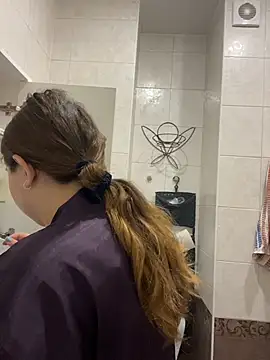 DienkaGreen online show from January 2026 06:39:02 AM