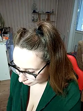 Snapshot of DienkaGreen chatting on February 2025 11:17:01 AM DienkaGreen online show from February 2025 11:17:01 AM