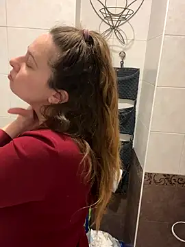 DienkaGreen online show from November 2025 06:52:01 PM