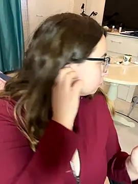 DienkaGreen online show from November 2025 12:05:02 PM