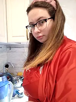 DienkaGreen online show from December 2025 01:06:02 PM