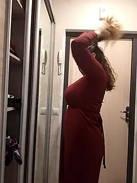 DienkaGreen online show from November 2025 01:38:01 PM