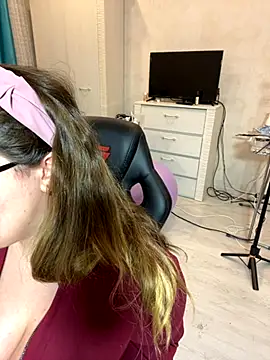 DienkaGreen online show from November 2025 02:07:02 PM