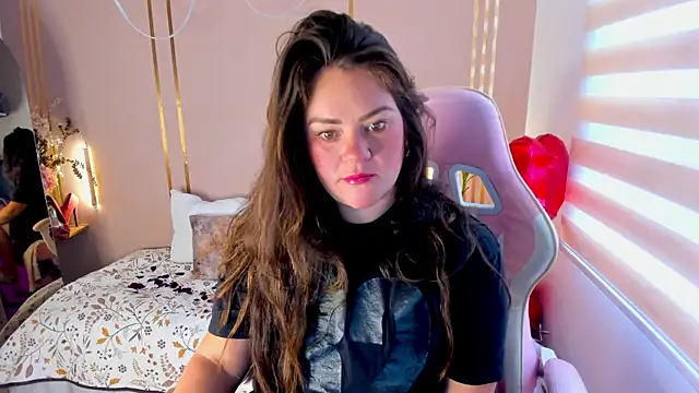 lena paulxo online show from July 2026 01:56:02 PM