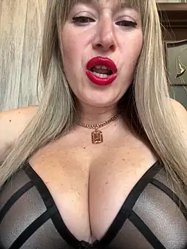 Kittenforyou online show from April 2026 11:39:01 AM