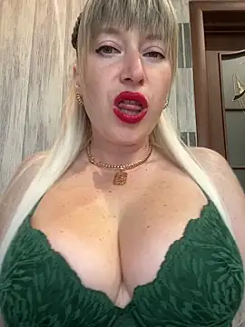 Snapshot of Kittenforyou chatting on June 2026 12:33:01 PM Kittenforyou online show from June 2026 12:33:01 PM