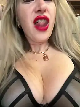 Kittenforyou online show from May 2026 09:01:02 AM