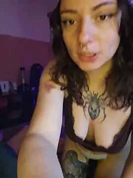 Snapshot of Moxxxie chatting on May 2026 07:25:01 AM Moxxxie online show from May 2026 07:25:01 AM