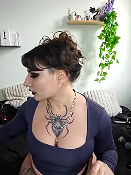 Moxxxie online show from October 2025 03:03:02 PM
