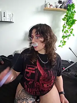 Moxxxie online show from October 2025 02:31:02 PM