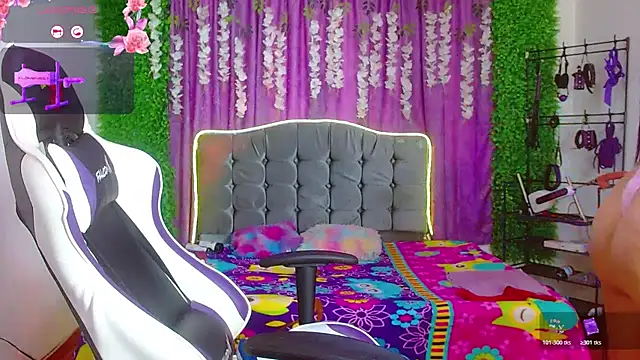 ariana-lopez online show from April 2026 06:09:02 PM