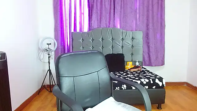 ariana-lopez online show from March 2025 04:42:02 PM