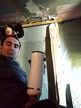 Wero4200 online show from December 2025 07:15:01 PM