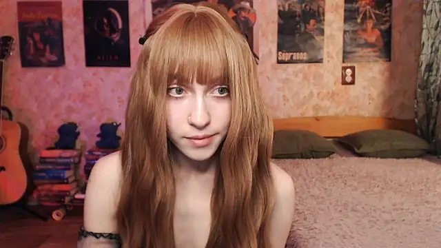 Snapshot of Friendly_Ellie chatting on November 2025 11:19:01 PM Friendly Ellie online show from November 2025 11:19:01 PM