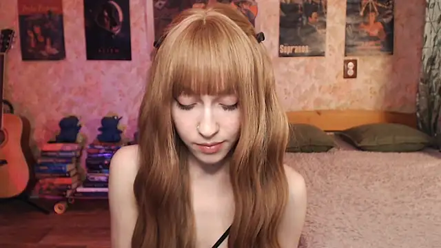 Snapshot of Friendly_Ellie chatting on November 2025 01:14:01 PM Friendly Ellie online show from November 2025 01:14:01 PM