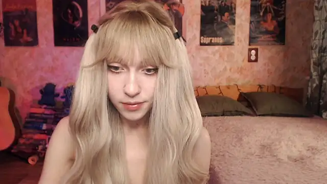 Snapshot of Friendly_Ellie chatting on March 2025 11:14:02 PM Friendly Ellie online show from March 2025 11:14:02 PM