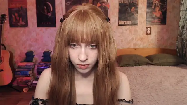 Snapshot of Friendly_Ellie chatting on December 2025 12:15:02 AM Friendly Ellie online show from December 2025 12:15:02 AM