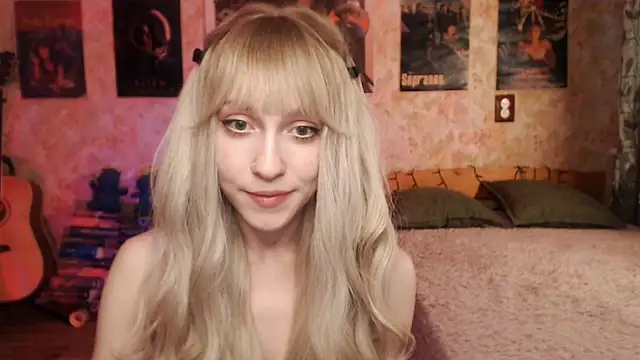 Snapshot of Friendly_Ellie chatting on March 2025 02:20:01 AM Friendly Ellie online show from March 2025 02:20:01 AM