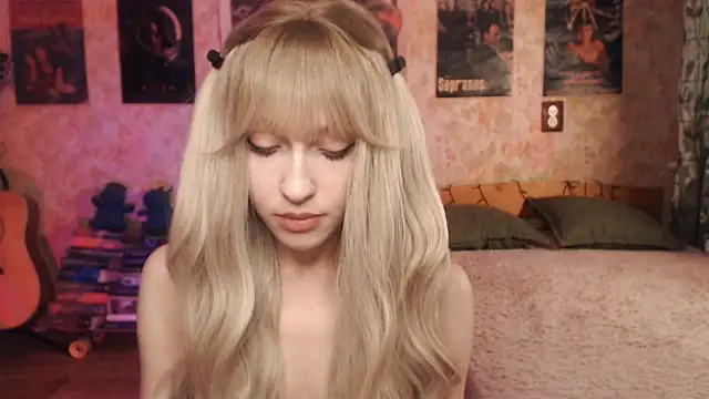 Snapshot of Friendly_Ellie chatting on March 2025 12:12:01 AM Friendly Ellie online show from March 2025 12:12:01 AM