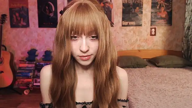 Snapshot of Friendly_Ellie chatting on October 2025 11:23:01 PM Friendly Ellie online show from October 2025 11:23:01 PM