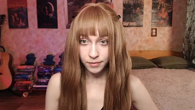 Snapshot of Friendly_Ellie chatting on January 2026 01:42:02 AM Friendly Ellie online show from January 2026 01:42:02 AM