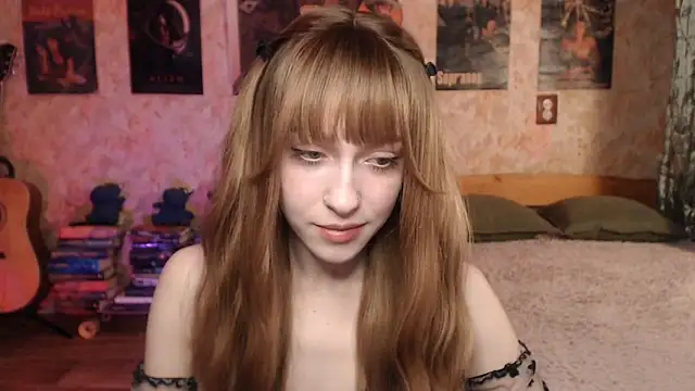 Snapshot of Friendly_Ellie chatting on February 2026 12:22:01 AM Friendly Ellie online show from February 2026 12:22:01 AM