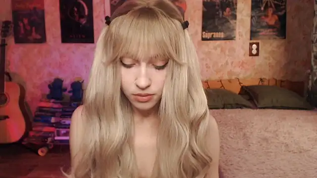 Snapshot of Friendly_Ellie chatting on March 2025 12:10:01 AM Friendly Ellie online show from March 2025 12:10:01 AM