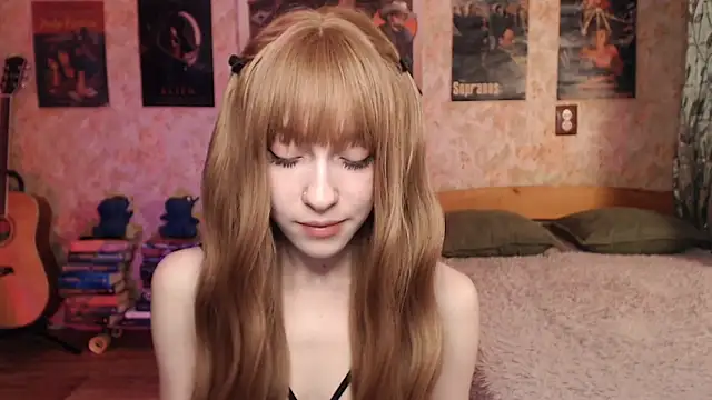 Snapshot of Friendly_Ellie chatting on November 2025 11:15:01 PM Friendly Ellie online show from November 2025 11:15:01 PM