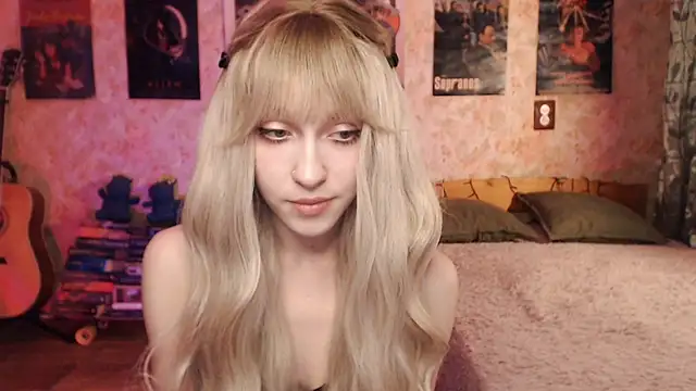 Snapshot of Friendly_Ellie chatting on March 2025 11:17:02 PM Friendly Ellie online show from March 2025 11:17:02 PM