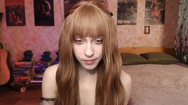 Snapshot of Friendly_Ellie chatting on January 2026 12:26:01 AM Friendly Ellie online show from January 2026 12:26:01 AM