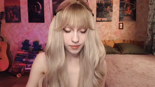 Snapshot of Friendly_Ellie chatting on March 2025 12:20:01 AM Friendly Ellie online show from March 2025 12:20:01 AM