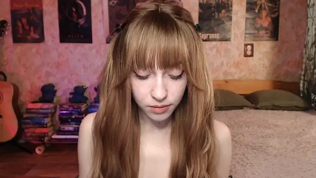 Snapshot of Friendly_Ellie chatting on February 2026 11:15:02 PM Friendly Ellie online show from February 2026 11:15:02 PM