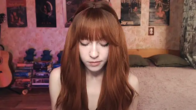 Snapshot of Friendly_Ellie chatting on September 2025 11:15:01 PM Friendly Ellie online show from September 2025 11:15:01 PM