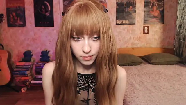 Snapshot of Friendly_Ellie chatting on November 2025 11:21:01 PM Friendly Ellie online show from November 2025 11:21:01 PM