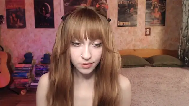 Snapshot of Friendly_Ellie chatting on February 2026 12:22:02 AM Friendly Ellie online show from February 2026 12:22:02 AM