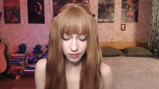 Snapshot of Friendly_Ellie chatting on February 2026 12:20:02 AM Friendly Ellie online show from February 2026 12:20:02 AM