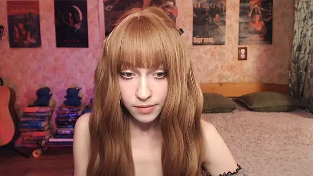 Snapshot of Friendly_Ellie chatting on November 2025 01:26:02 AM Friendly Ellie online show from November 2025 01:26:02 AM