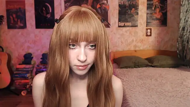 Snapshot of Friendly_Ellie chatting on December 2025 11:25:02 PM Friendly Ellie online show from December 2025 11:25:02 PM